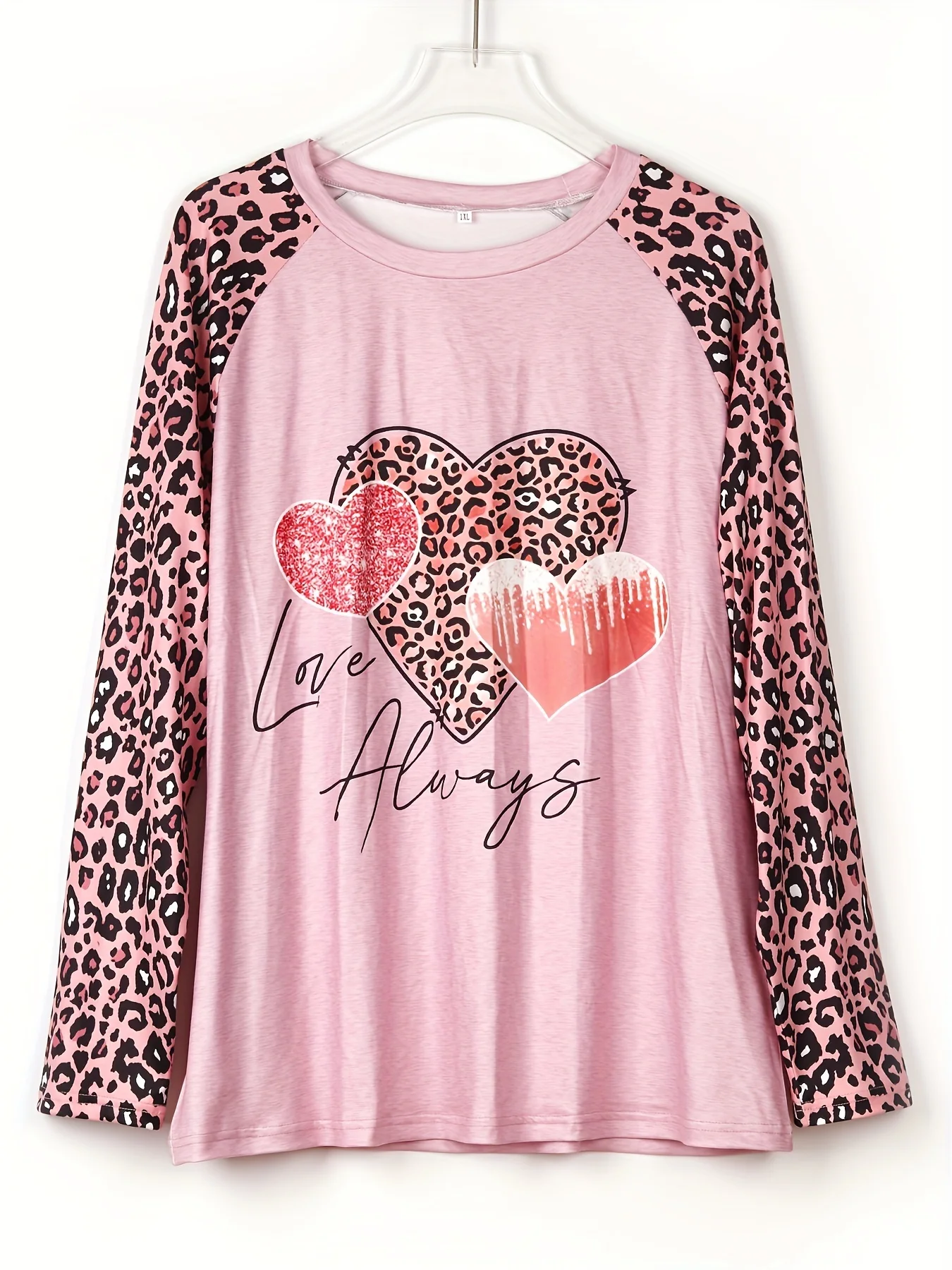 Women's Plus Size Heart LOVE Print Long Sleeve T-Shirt - Casual Crew Neck Top for Comfortable Everyday Wear For Valentine's Day