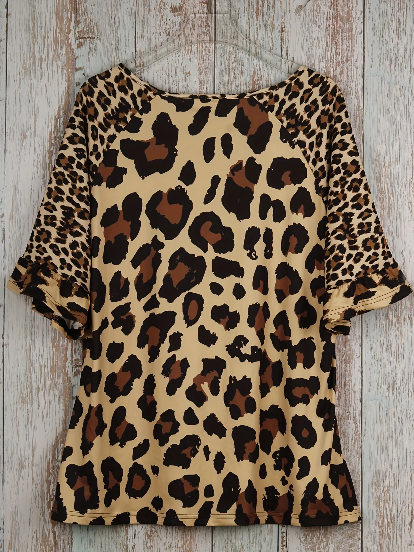 Plus size women's t-shirt casual fashion V-neck leopard print short-sleeved T-shirt plus size women's clothing