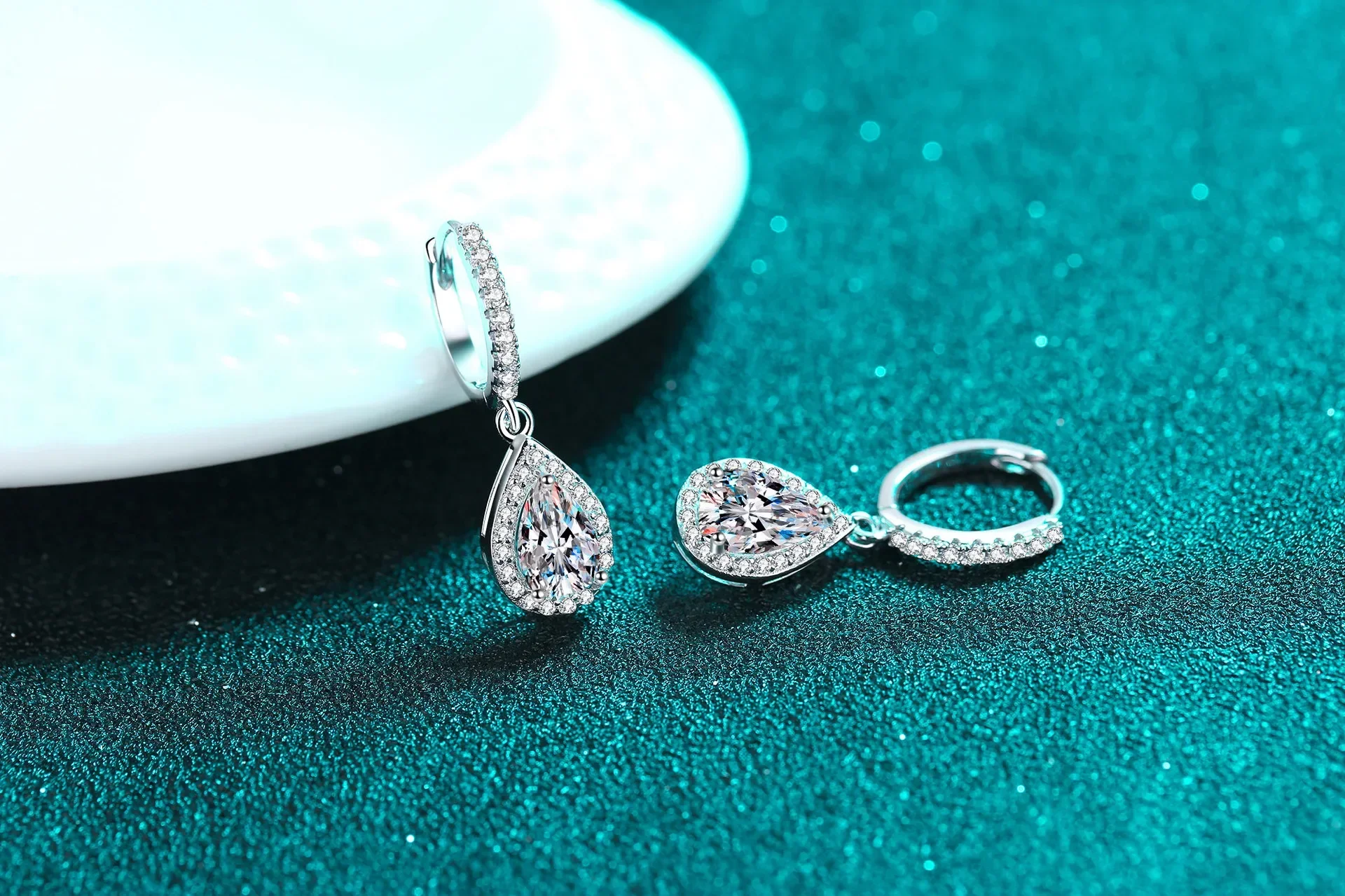 Luxury 18K White Gold Drop Earrings for Women Drip-shaped 2ct Moissanite Diamond Earrings Wedding Fine Jewelry Gift