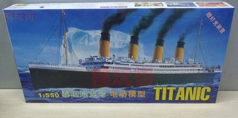 1:550 RMS Titanic Model Building Kits Assembly Plastic Ship Model With Electric Motor Lighting Device Electric Titanic Toy